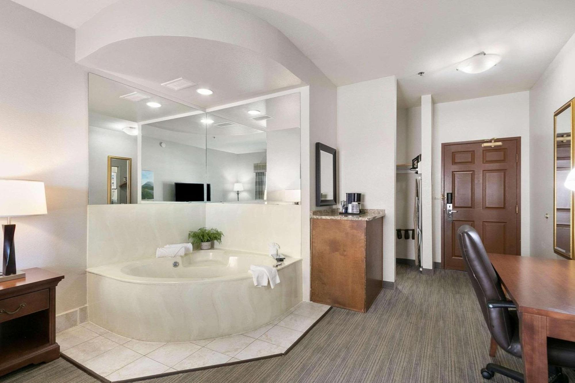 Country Inn & Suites By Radisson, Greeley, Co Buitenkant foto